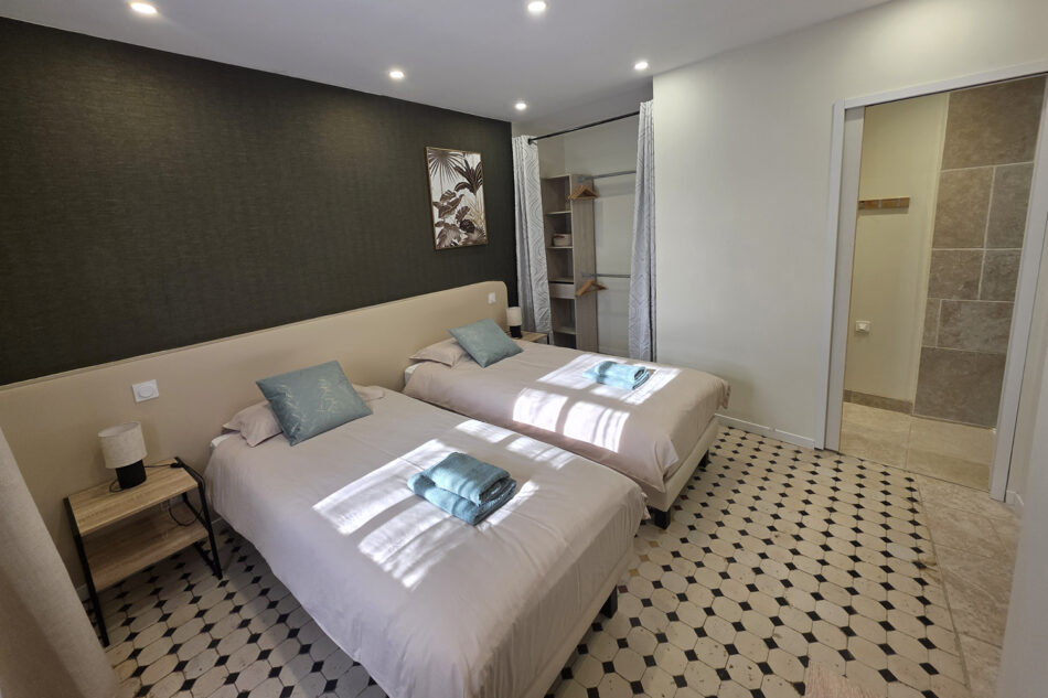 Chambre 2 - 2 lits simples